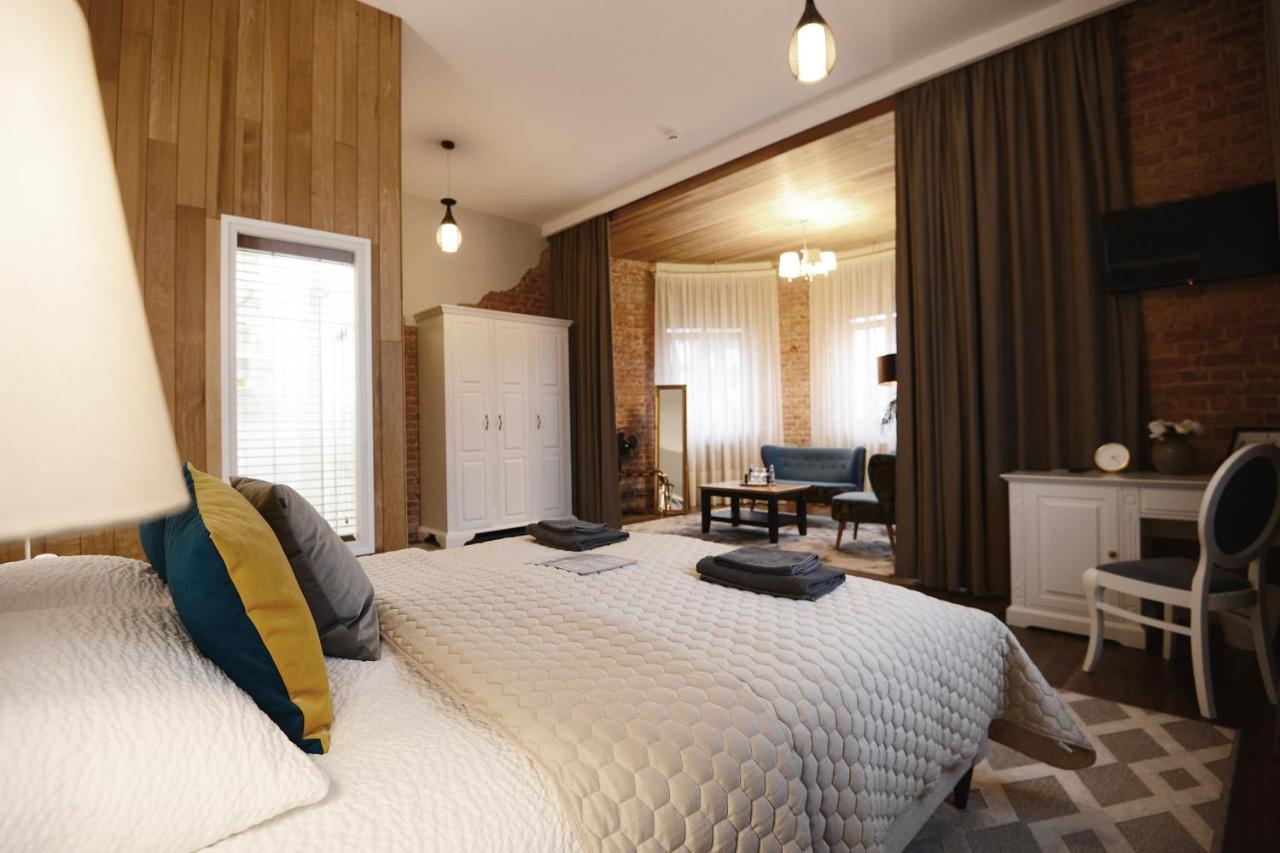 Bahnhofs Hotel Alūksne Kültér fotó