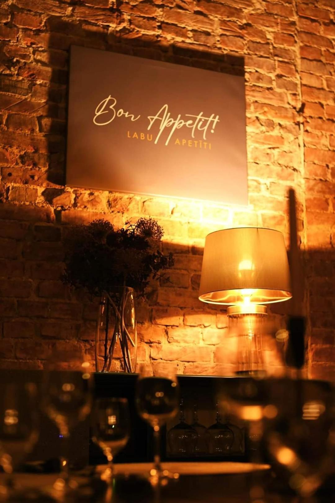 Bahnhofs Hotel Alūksne Kültér fotó