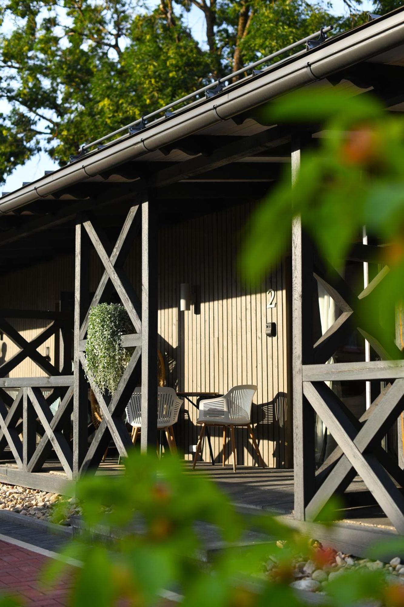 Bahnhofs Hotel Alūksne Kültér fotó