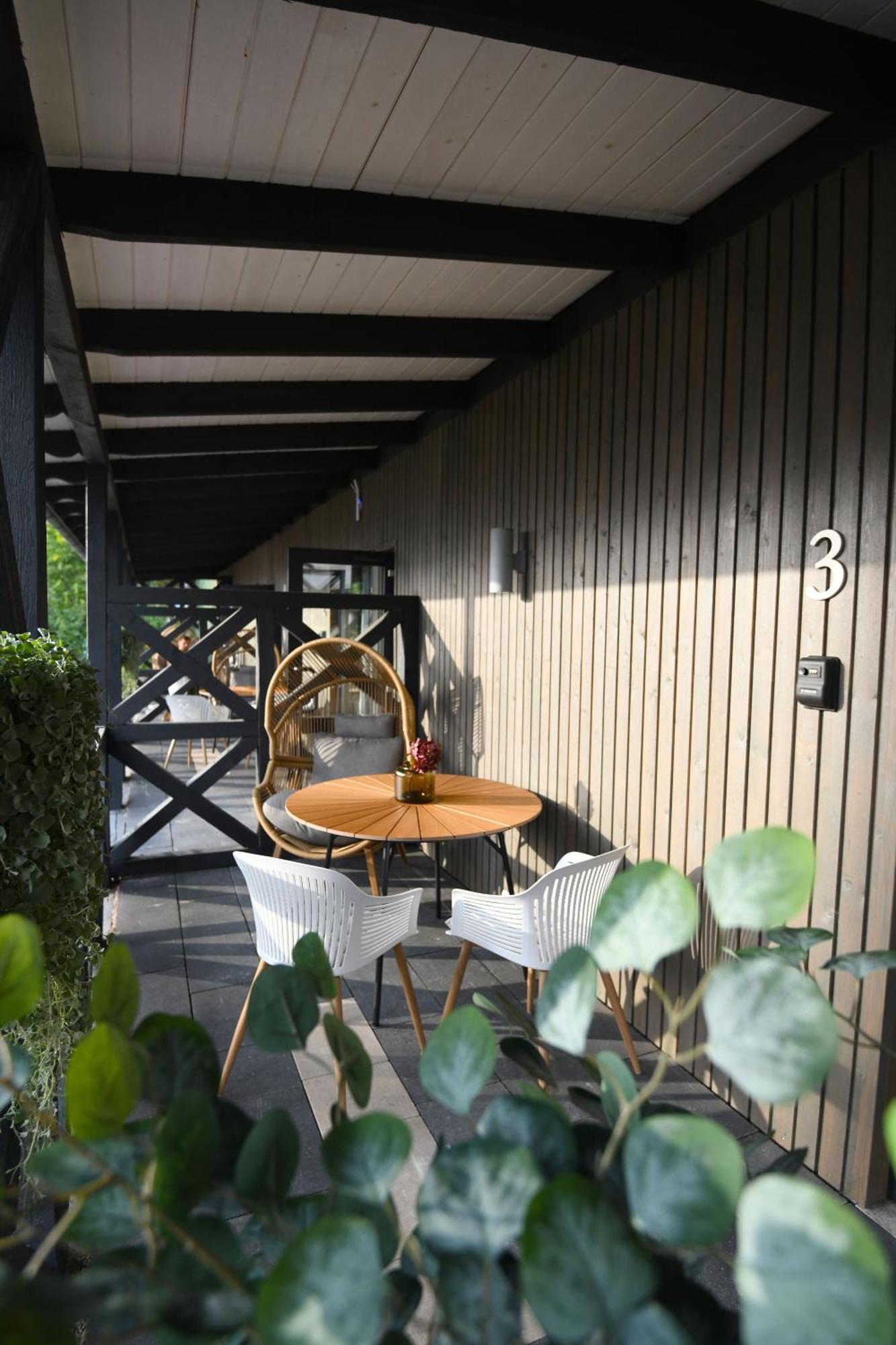 Bahnhofs Hotel Alūksne Kültér fotó