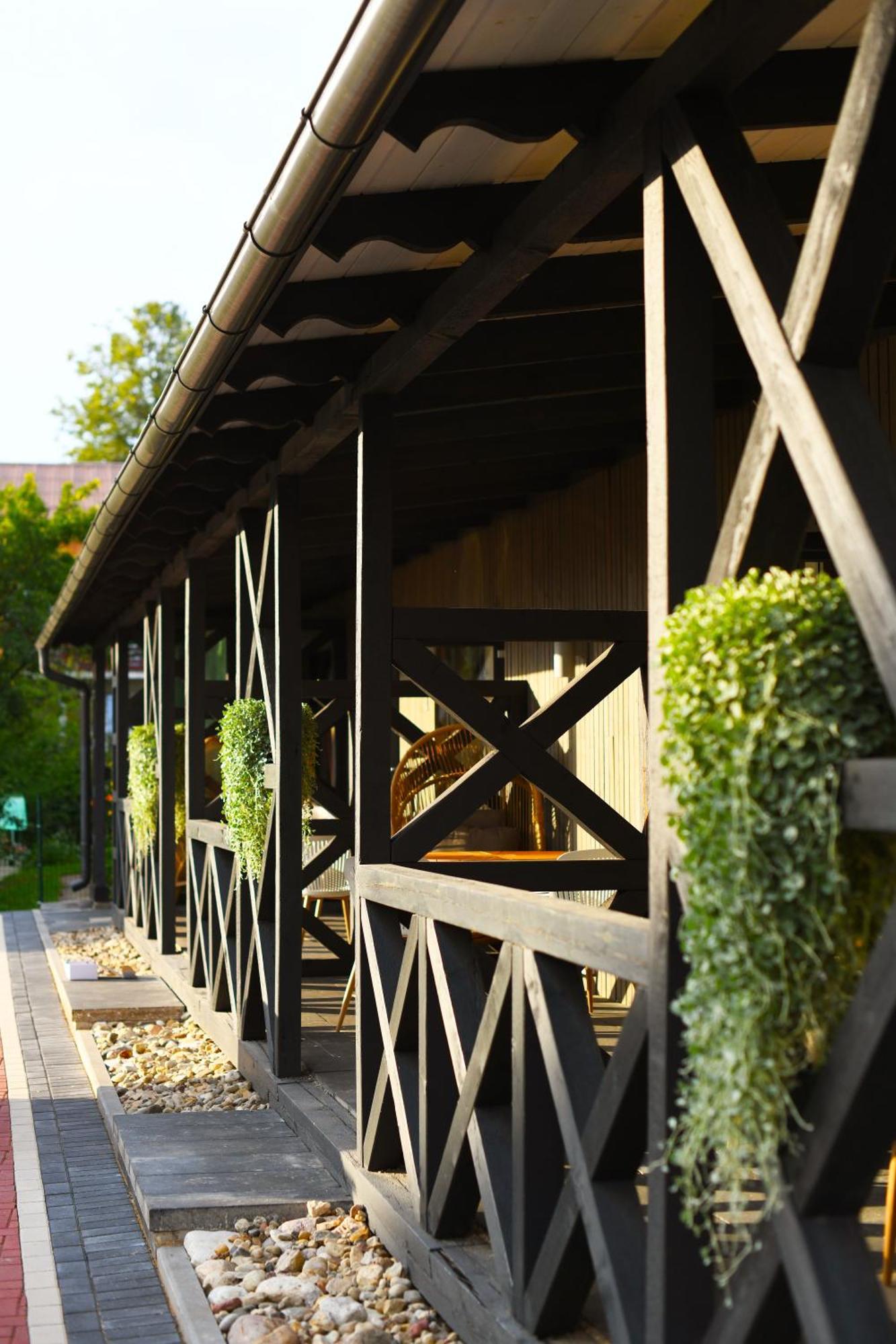 Bahnhofs Hotel Alūksne Kültér fotó