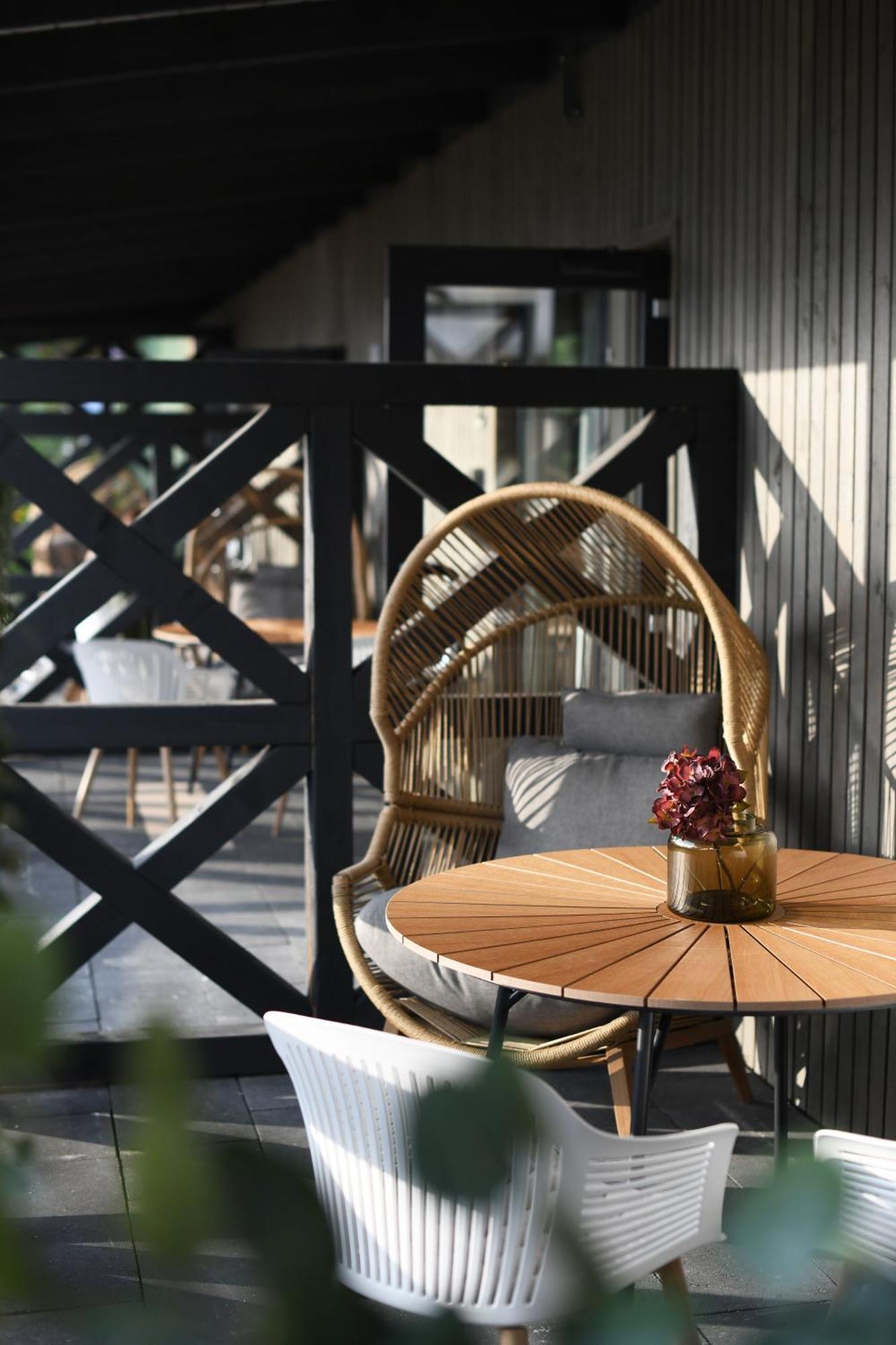 Bahnhofs Hotel Alūksne Kültér fotó