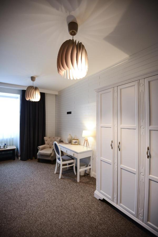 Bahnhofs Hotel Alūksne Kültér fotó