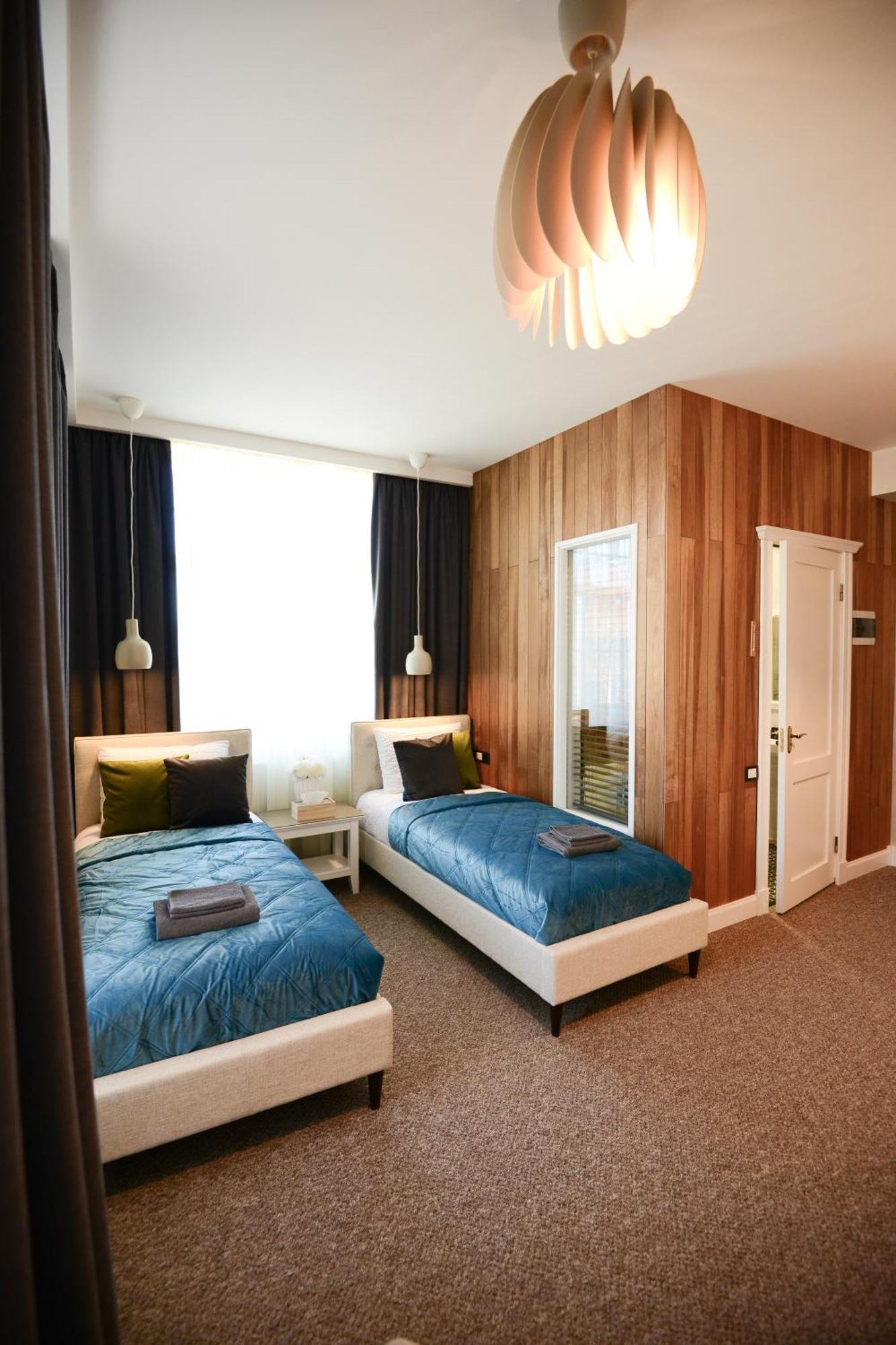 Bahnhofs Hotel Alūksne Kültér fotó