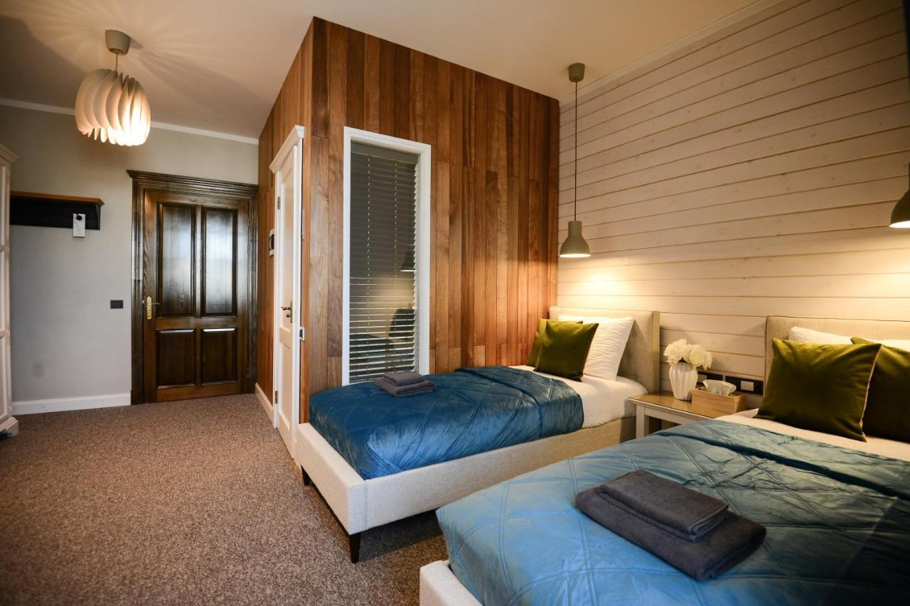 Bahnhofs Hotel Alūksne Kültér fotó
